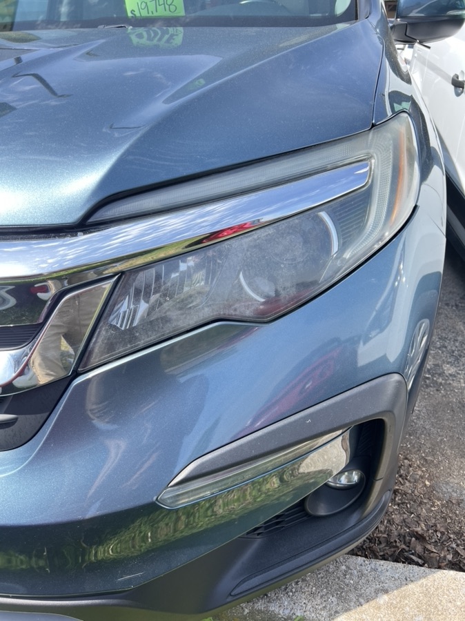 Honda Pilot headlight before restoration